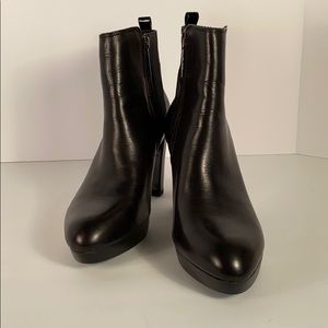 Donald J. Pliner Platform booties